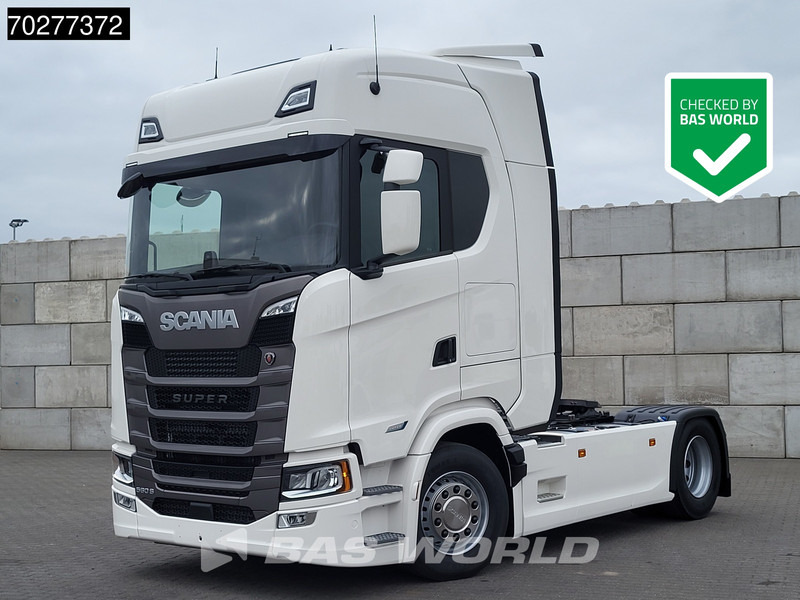 Scania S560 4X2 NEW! Retarder Full-Air 2xTanks Leder Standklima Navi ACC LED - Τράκτορας: φωτογραφία 1 Scania S560 4X2 NEW! Retarder Full-Air 2xTanks Leder Standklima Navi ACC LED - Τράκτορας: φωτογραφία 1
