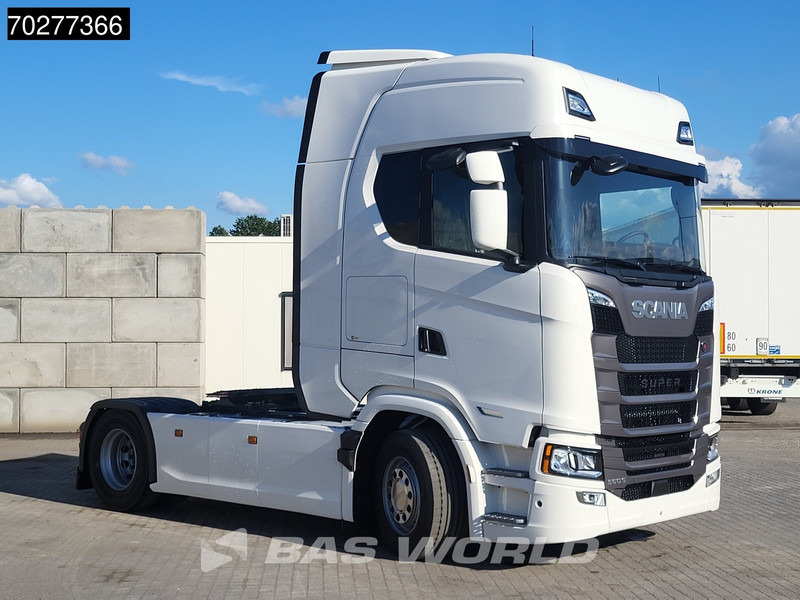 Scania S560 4X2 NEW! Retarder Full-Air 2xTanks Leder Standklima Navi ACC LED - Τράκτορας: φωτογραφία 3 Scania S560 4X2 NEW! Retarder Full-Air 2xTanks Leder Standklima Navi ACC LED - Τράκτορας: φωτογραφία 3