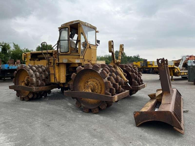 Caterpillar 825 + porte engins - Οδοστρωτήρες: φωτογραφία 2 Caterpillar 825 + porte engins - Οδοστρωτήρες: φωτογραφία 2
