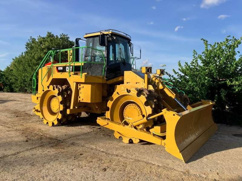 Caterpillar 825H - Οδοστρωτήρες: φωτογραφία 1 Caterpillar 825H - Οδοστρωτήρες: φωτογραφία 1