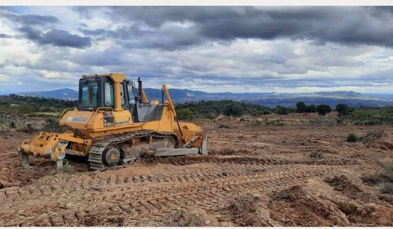 Komatsu D65EX-15 - Μπουλντόζα: φωτογραφία 3 Komatsu D65EX-15 - Μπουλντόζα: φωτογραφία 3