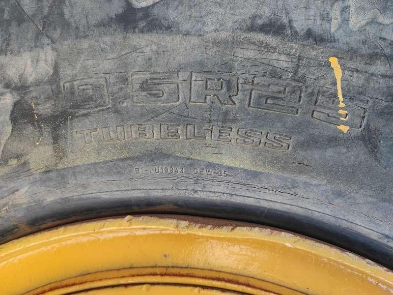 Ελαστιχοφόρος φορτωτής Komatsu WA270-3: φωτογραφία 24