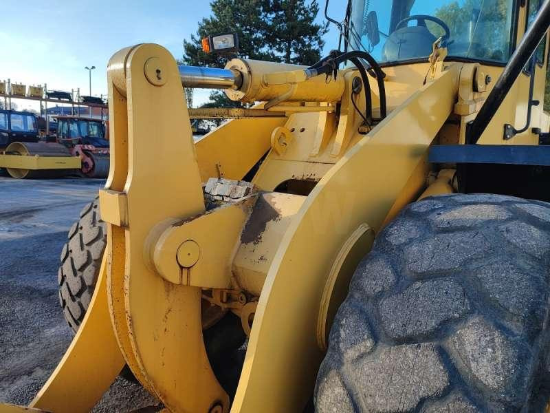 Ελαστιχοφόρος φορτωτής Komatsu WA270-3: φωτογραφία 15