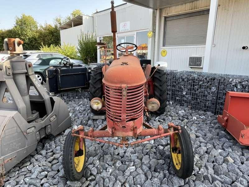 MASSEY-HARRIS Tracteur de collection PONY 812 - Τρακτέρ: φωτογραφία 4 MASSEY-HARRIS Tracteur de collection PONY 812 - Τρακτέρ: φωτογραφία 4