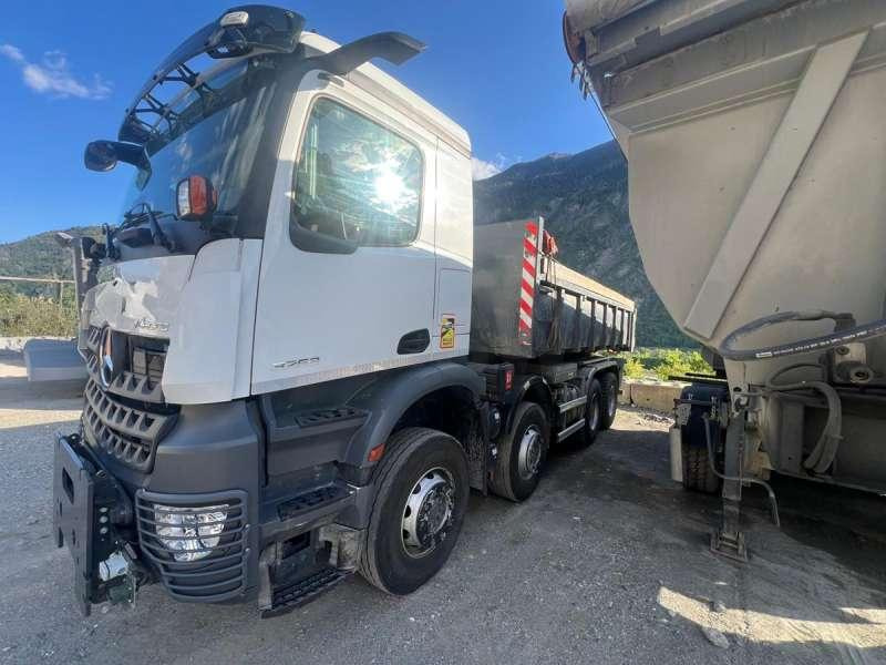 Mercedes AROCS 3253 8X4 - Φορτηγό ανατρεπόμενο: φωτογραφία 2 Mercedes AROCS 3253 8X4 - Φορτηγό ανατρεπόμενο: φωτογραφία 2