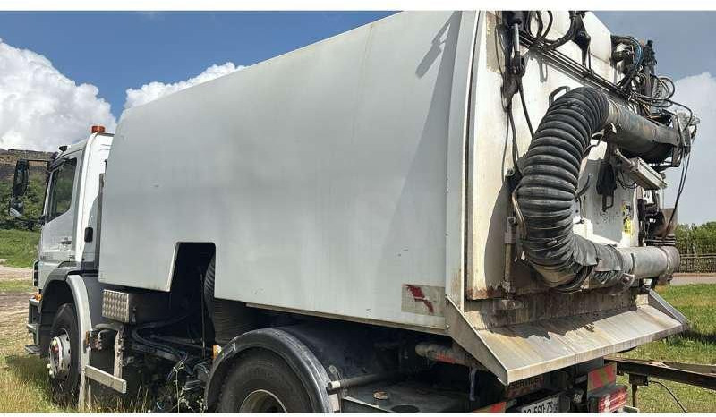 Mercedes AXOR 1829 - Σάρωθρο δρόμων: φωτογραφία 4 Mercedes AXOR 1829 - Σάρωθρο δρόμων: φωτογραφία 4