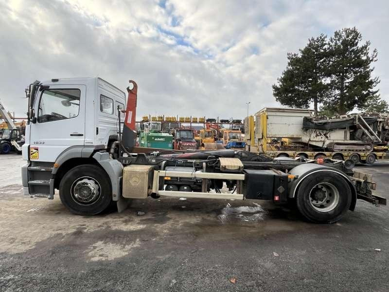 Mercedes AXOR 1833 - Φορτηγό φόρτωσης γάντζου: φωτογραφία 4 Mercedes AXOR 1833 - Φορτηγό φόρτωσης γάντζου: φωτογραφία 4