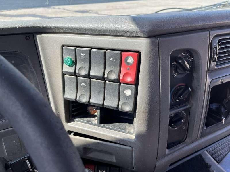 Φορτηγό βυτιοφόρο Renault MIDLUM 180 DCI: φωτογραφία 43