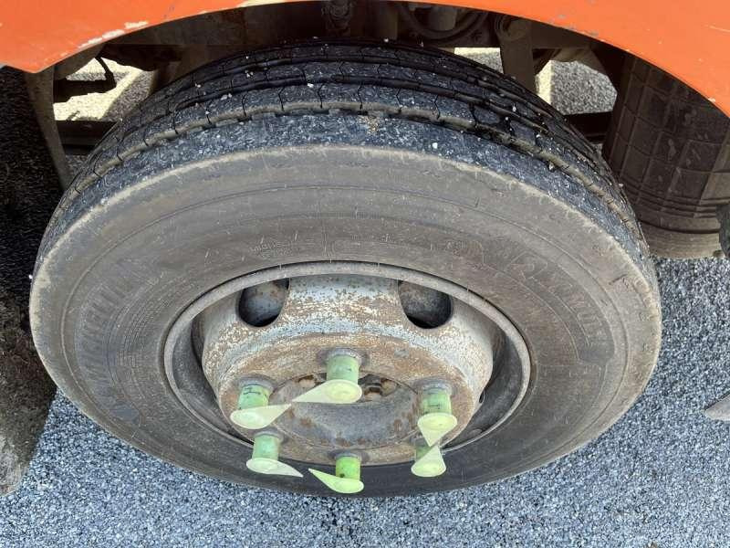 Φορτηγό βυτιοφόρο Renault MIDLUM 180 DCI: φωτογραφία 17