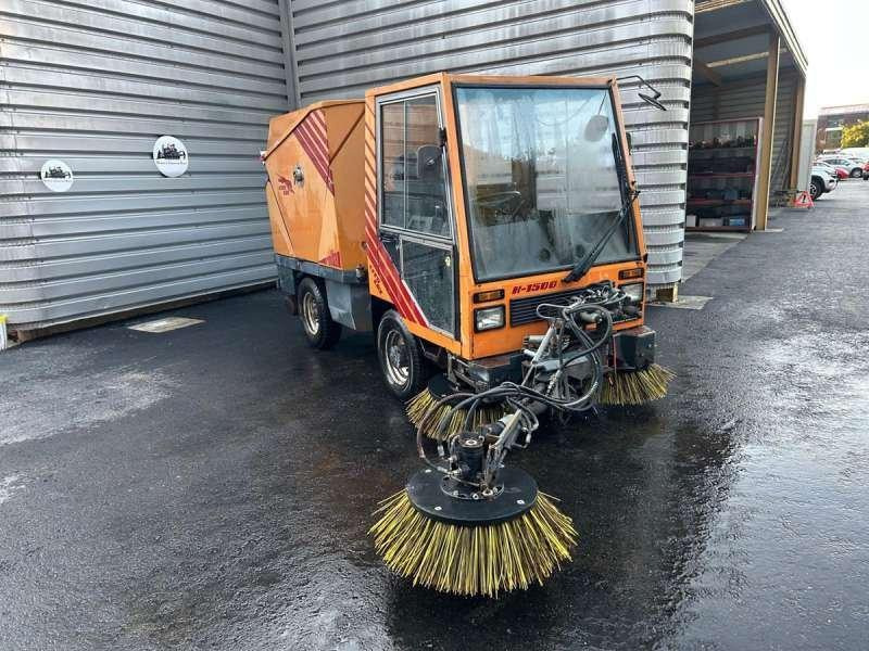 Rolba K1500 CITY CAT - Σάρωθρο δρόμων: φωτογραφία 5 Rolba K1500 CITY CAT - Σάρωθρο δρόμων: φωτογραφία 5