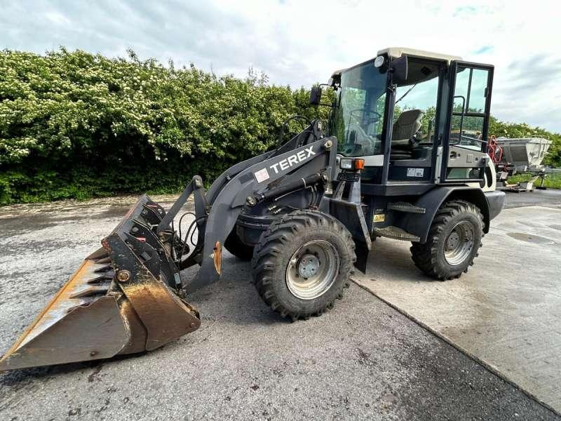 Terex TL70S - Ελαστιχοφόρος φορτωτής: φωτογραφία 3 Terex TL70S - Ελαστιχοφόρος φορτωτής: φωτογραφία 3