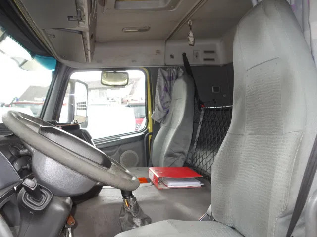 Volvo FM 12 18500liter tank,AIRCO,MANUAL GEARBOX - Φορτηγό βυτιοφόρο: φωτογραφία 5 Volvo FM 12 18500liter tank,AIRCO,MANUAL GEARBOX - Φορτηγό βυτιοφόρο: φωτογραφία 5