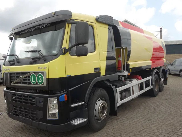 Volvo FM 12 18500liter tank,AIRCO,MANUAL GEARBOX - Φορτηγό βυτιοφόρο: φωτογραφία 1 Volvo FM 12 18500liter tank,AIRCO,MANUAL GEARBOX - Φορτηγό βυτιοφόρο: φωτογραφία 1
