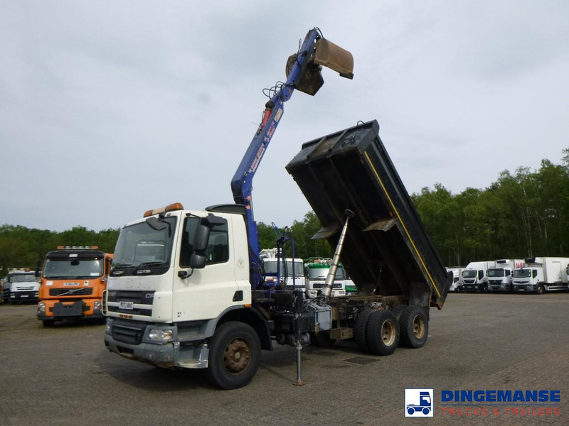 DAF CF 75.310 6x4 RHD tipper + HMF 1144 K-1 + grapple - Φορτηγό με γερανό: φωτογραφία 1 DAF CF 75.310 6x4 RHD tipper + HMF 1144 K-1 + grapple - Φορτηγό με γερανό: φωτογραφία 1