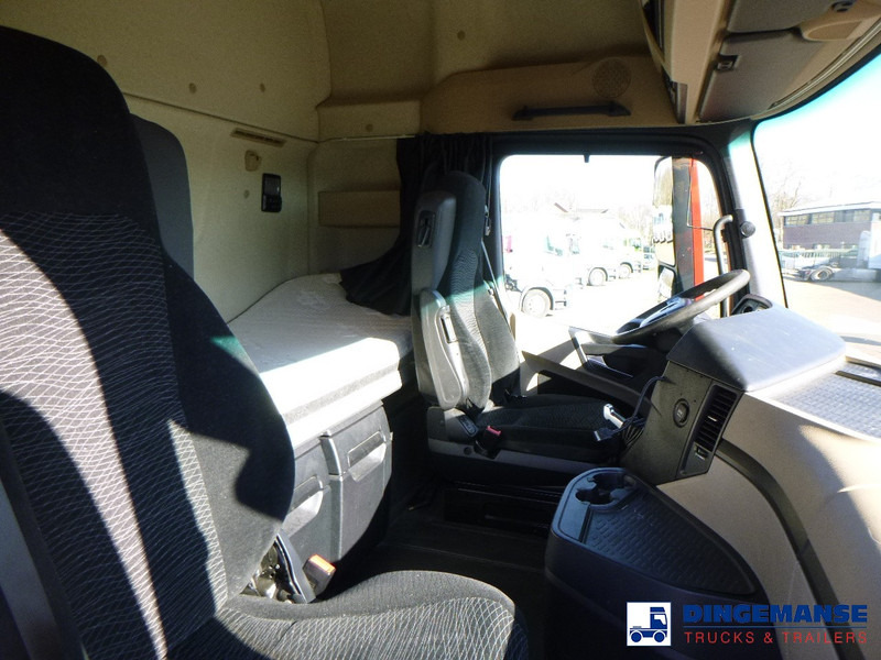 Interior photo 2: Leasing Mercedes-Benz Actros 1845 4x2 Euro 6 Mercedes-Benz Actros 1845 4x2 Euro 6