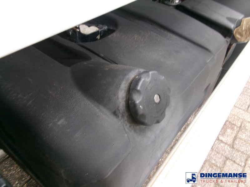Renault Midlum 280 Dxi 4x2 fuel tank 11.3 m3 / 3 comp - Φορτηγό βυτιοφόρο: φωτογραφία 5 Renault Midlum 280 Dxi 4x2 fuel tank 11.3 m3 / 3 comp - Φορτηγό βυτιοφόρο: φωτογραφία 5