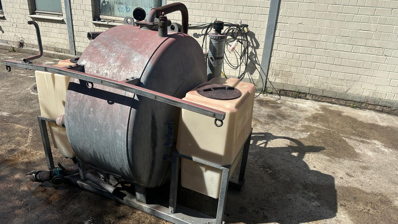 Saug-Druck fass Flexi + 2 Frisch-Wassertaschen - Όχημα εκκένωσης βόθρων: φωτογραφία 2 Saug-Druck fass Flexi + 2 Frisch-Wassertaschen - Όχημα εκκένωσης βόθρων: φωτογραφία 2