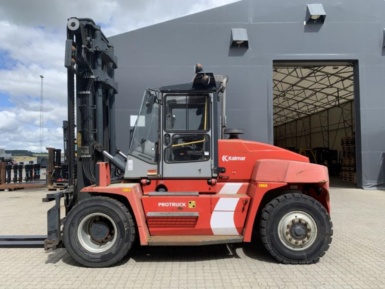 Kalmar DCE100-6 - Πετρελαιοκίνητο περονοφόρο: φωτογραφία 1 Kalmar DCE100-6 - Πετρελαιοκίνητο περονοφόρο: φωτογραφία 1