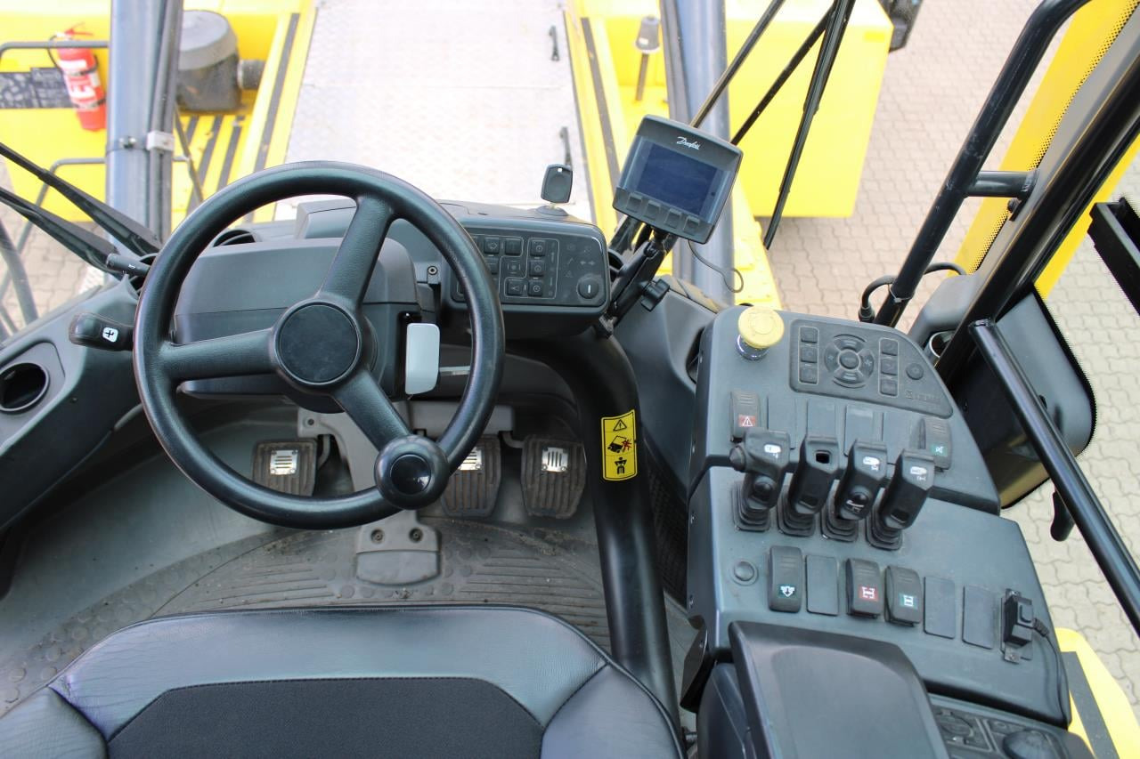 Kalmar DCG90-45ES7 - Χειριστές δοχείο: φωτογραφία 4 Kalmar DCG90-45ES7 - Χειριστές δοχείο: φωτογραφία 4