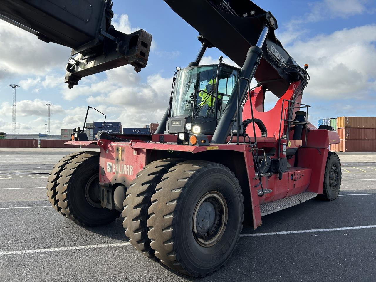 Kalmar DRG450-65S5 - Reachstacker: φωτογραφία 2 Kalmar DRG450-65S5 - Reachstacker: φωτογραφία 2