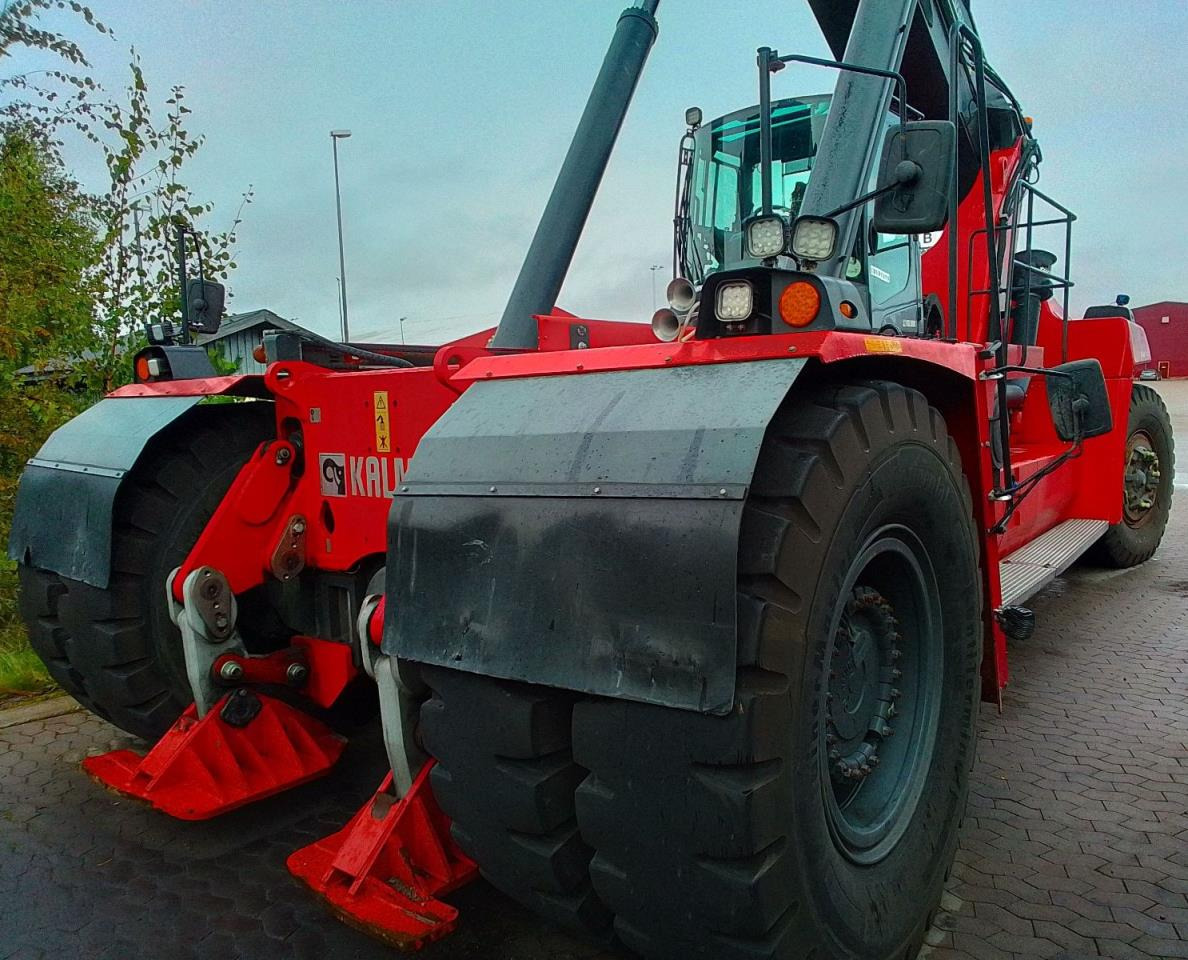 Kalmar DRG450-75C5XS - Reachstacker: φωτογραφία 2 Kalmar DRG450-75C5XS - Reachstacker: φωτογραφία 2