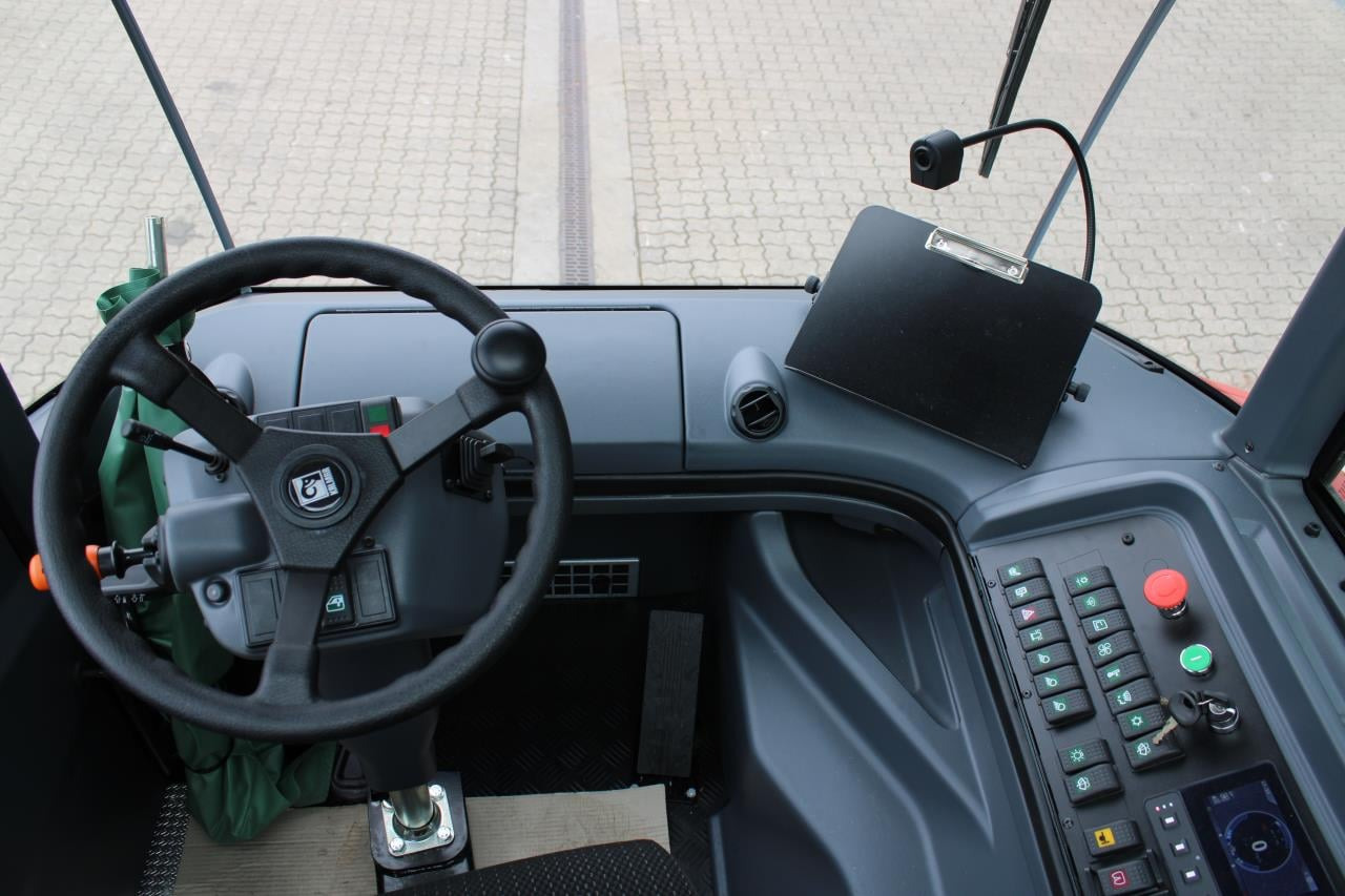 Kalmar TRL618I 4X4 - Τράκτορες τελωνείων: φωτογραφία 4 Kalmar TRL618I 4X4 - Τράκτορες τελωνείων: φωτογραφία 4