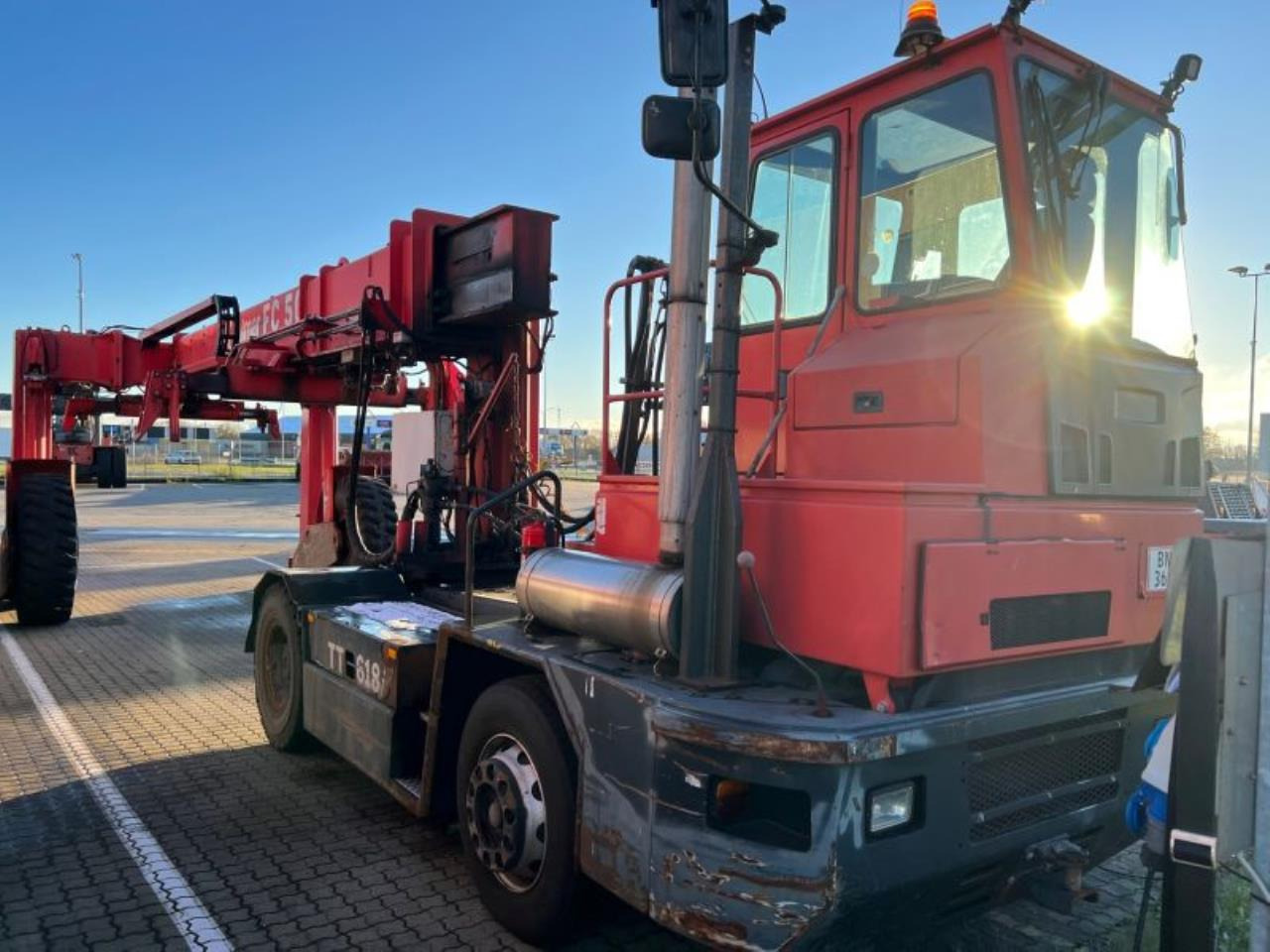 Kalmar TT618 - Τράκτορες τελωνείων: φωτογραφία 1 Kalmar TT618 - Τράκτορες τελωνείων: φωτογραφία 1