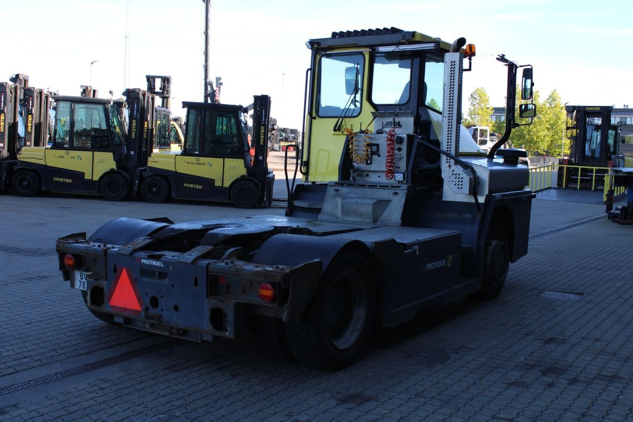 MOL RM255 4X4 - Τράκτορες τελωνείων: φωτογραφία 3 MOL RM255 4X4 - Τράκτορες τελωνείων: φωτογραφία 3