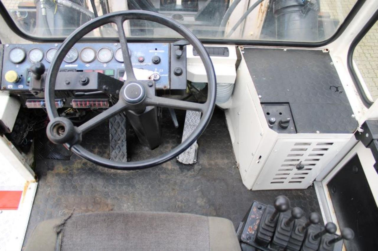 SveTruck 42120-52 - Πετρελαιοκίνητο περονοφόρο: φωτογραφία 4 SveTruck 42120-52 - Πετρελαιοκίνητο περονοφόρο: φωτογραφία 4