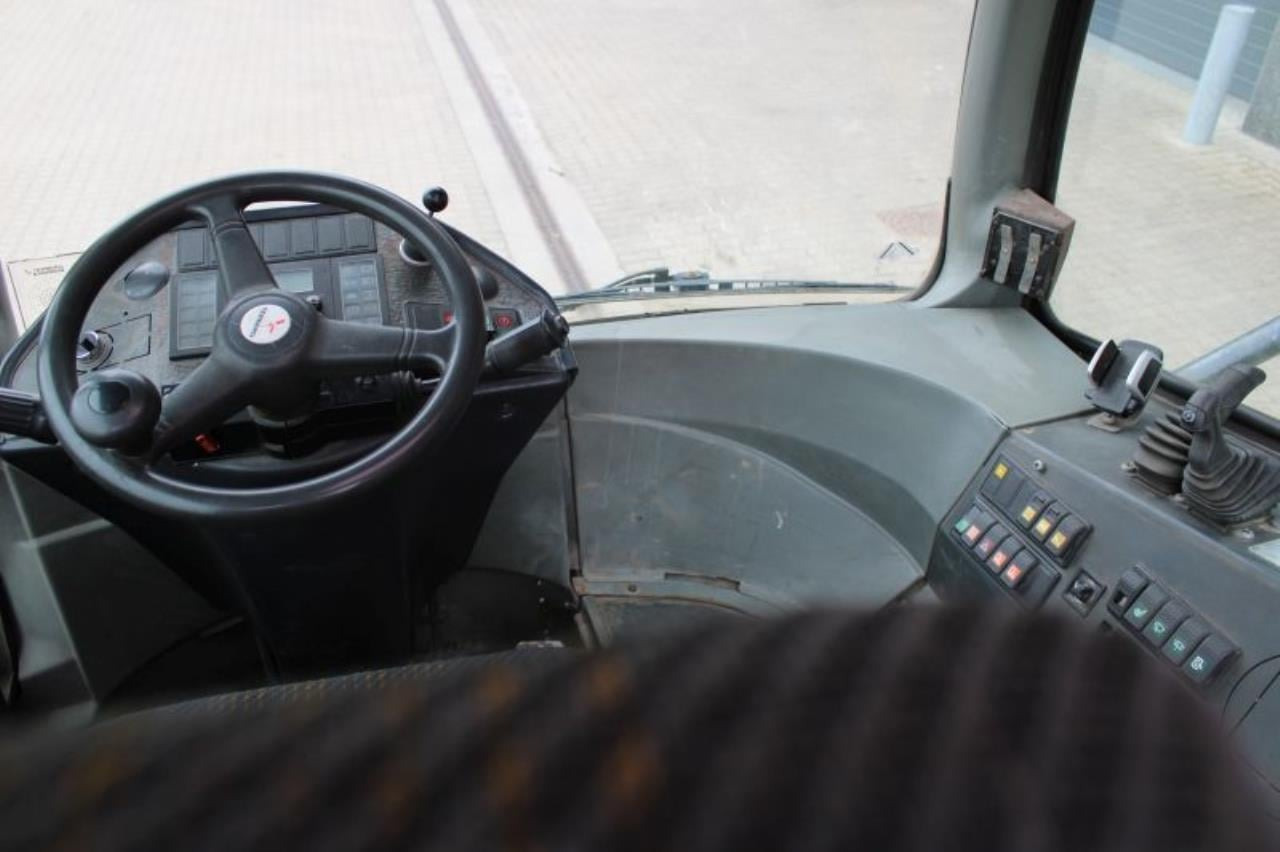 Terberg RT222 - Τράκτορες τελωνείων: φωτογραφία 4 Terberg RT222 - Τράκτορες τελωνείων: φωτογραφία 4