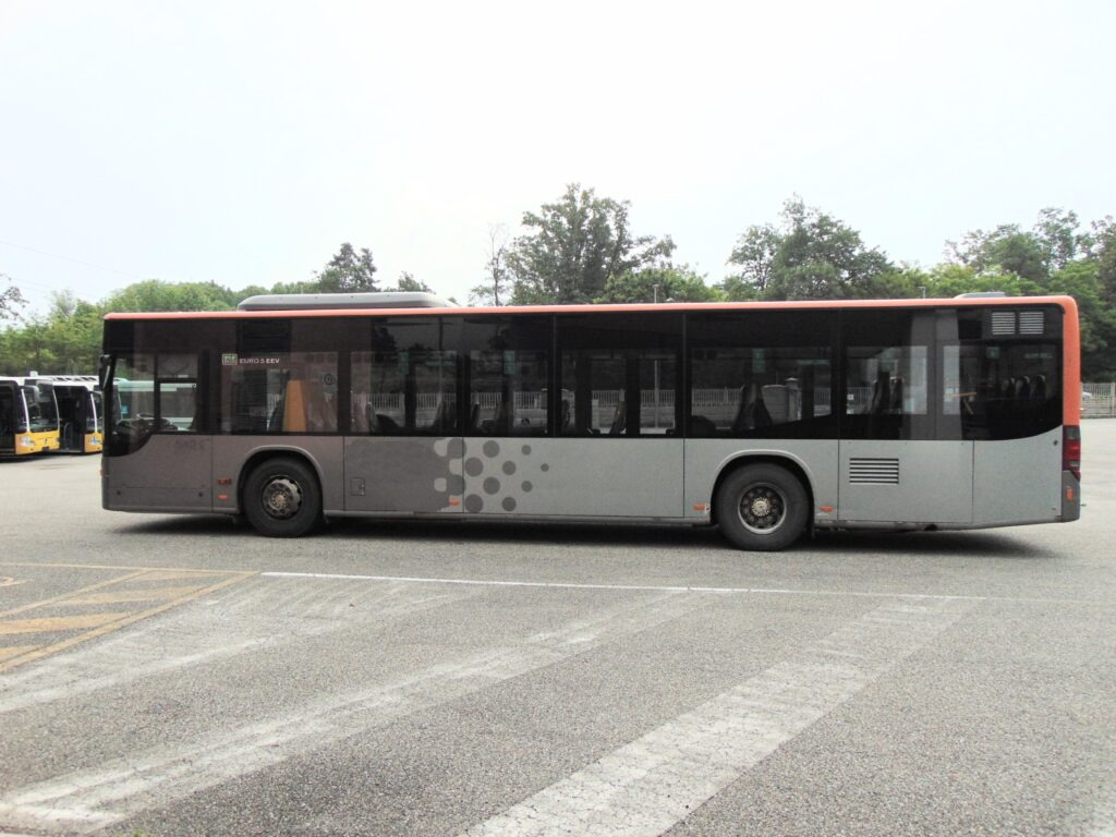 N.3 SETRA S 415 NF – Anno 2008 - Προαστιακό λεωφορείο: φωτογραφία 4 N.3 SETRA S 415 NF – Anno 2008 - Προαστιακό λεωφορείο: φωτογραφία 4
