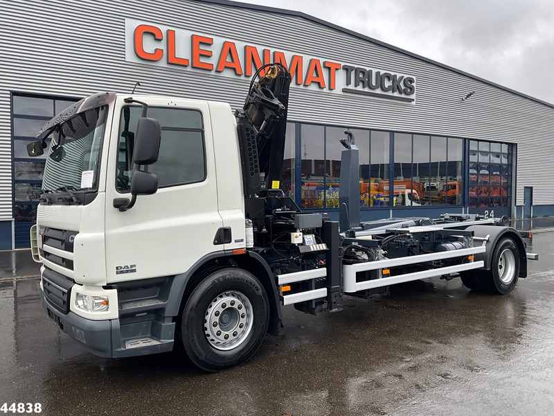 DAF FA 75 CF 250 MKG 14 Tonmeter laadkraan - Φορτηγό φόρτωσης γάντζου, Φορτηγό με γερανό: φωτογραφία 2 DAF FA 75 CF 250 MKG 14 Tonmeter laadkraan - Φορτηγό φόρτωσης γάντζου, Φορτηγό με γερανό: φωτογραφία 2