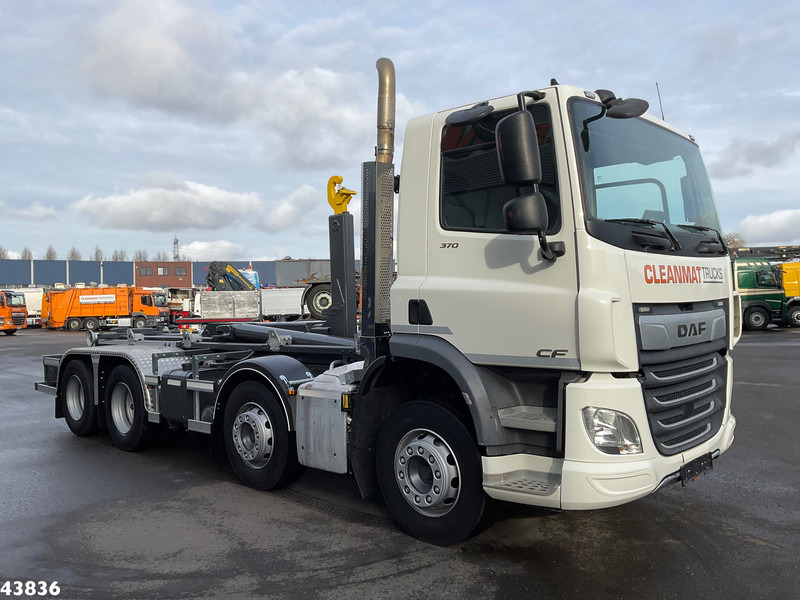 DAF FAC CF 370 8x2 NIEUWE Hyvalift 26 Ton haakarmsysteem!! Just 177.485 km! - Φορτηγό φόρτωσης γάντζου: φωτογραφία 3 DAF FAC CF 370 8x2 NIEUWE Hyvalift 26 Ton haakarmsysteem!! Just 177.485 km! - Φορτηγό φόρτωσης γάντζου: φωτογραφία 3