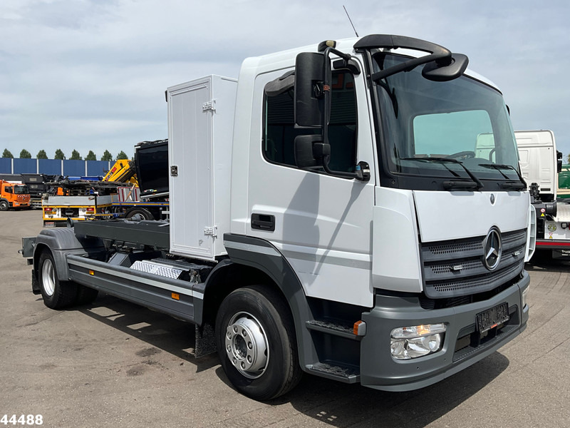 Mercedes-Benz Atego 1218 Euro 6 Manual 7 Ton haakarmsysteem - Φορτηγό φόρτωσης γάντζου: φωτογραφία 3 Mercedes-Benz Atego 1218 Euro 6 Manual 7 Ton haakarmsysteem - Φορτηγό φόρτωσης γάντζου: φωτογραφία 3