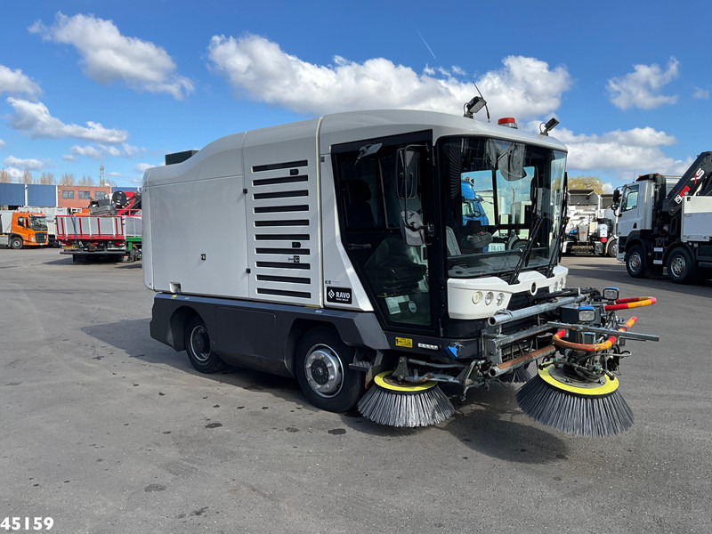 Ravo 540 CD Euro 6 with 3-rd brush - Σάρωθρο δρόμων: φωτογραφία 4 Ravo 540 CD Euro 6 with 3-rd brush - Σάρωθρο δρόμων: φωτογραφία 4