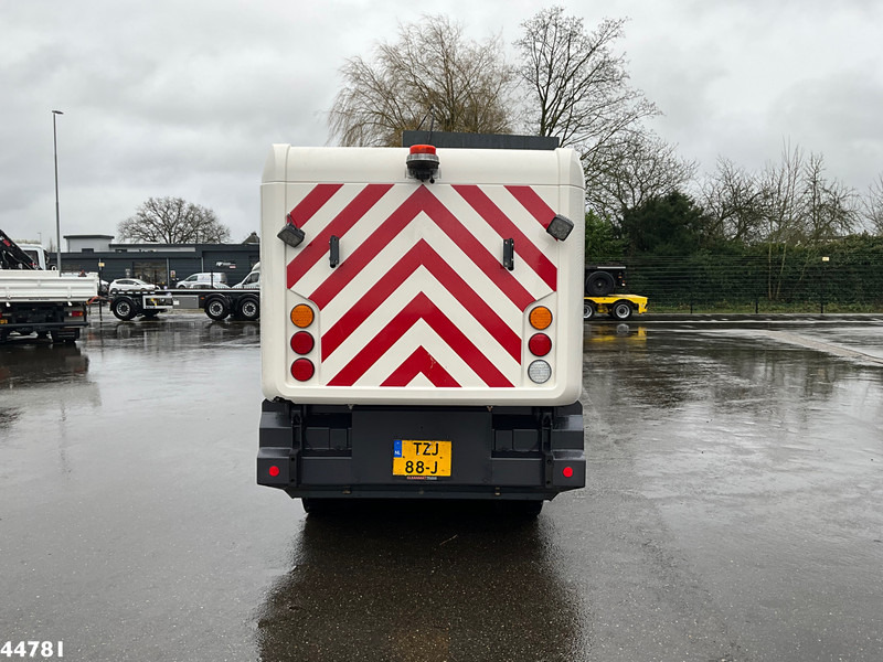 Ravo 540 CD Euro 6 with 3-rd brush - Σάρωθρο δρόμων: φωτογραφία 5 Ravo 540 CD Euro 6 with 3-rd brush - Σάρωθρο δρόμων: φωτογραφία 5