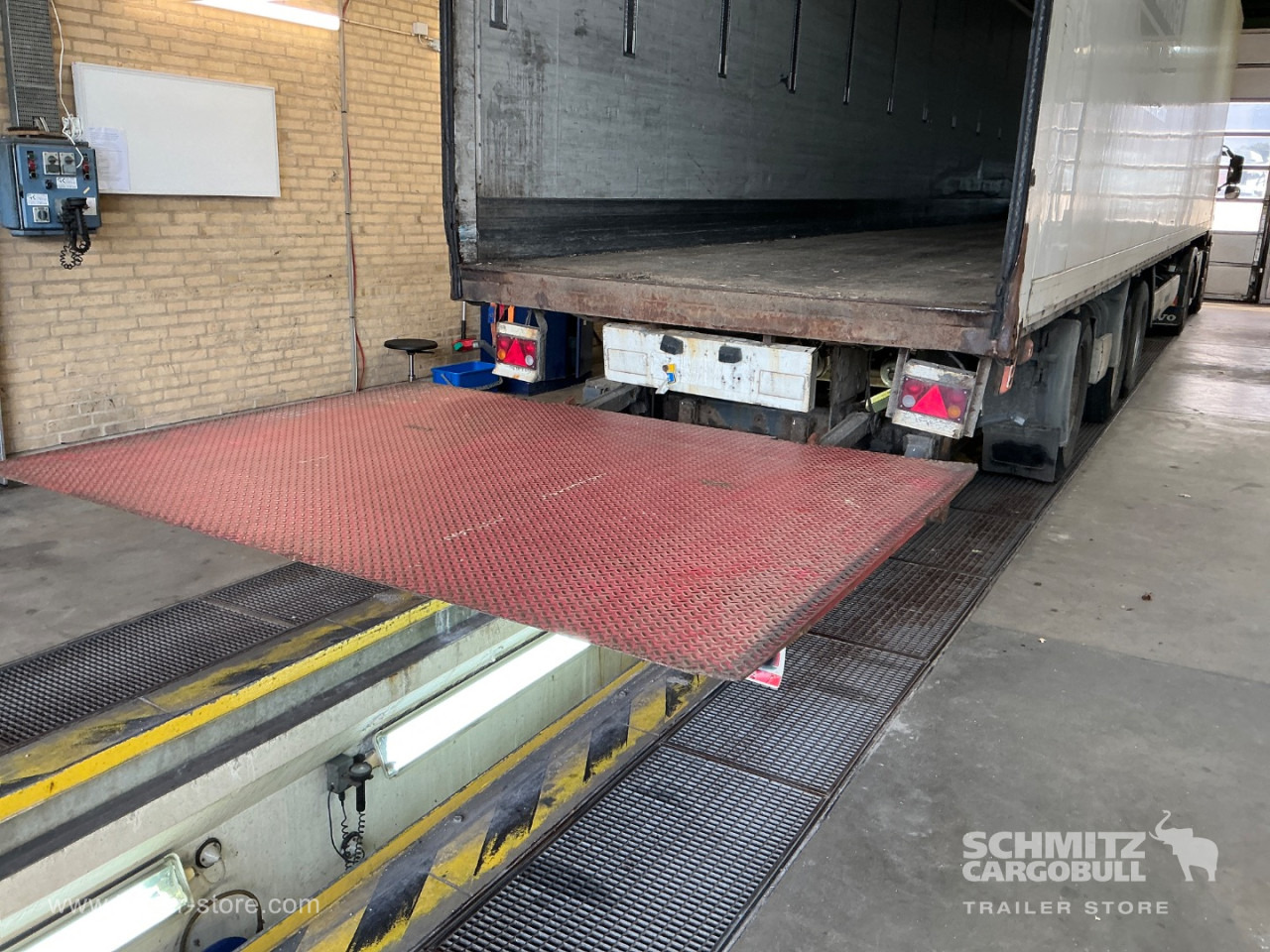 KRONE Dryfreight Standard Taillift - Επικαθήμενο κόφα: φωτογραφία 3 KRONE Dryfreight Standard Taillift - Επικαθήμενο κόφα: φωτογραφία 3