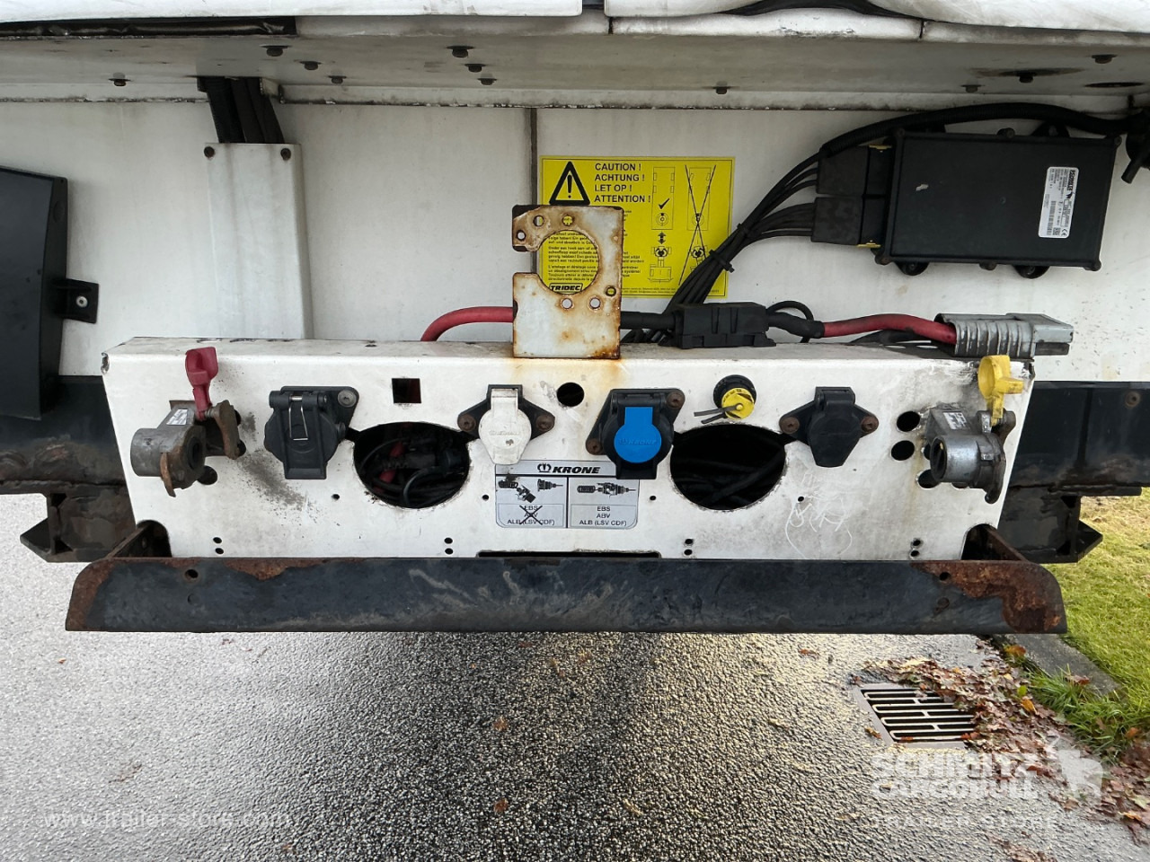 KRONE Reefer Standard Taillift - Επικαθήμενο ισοθερμικό: φωτογραφία 4 KRONE Reefer Standard Taillift - Επικαθήμενο ισοθερμικό: φωτογραφία 4