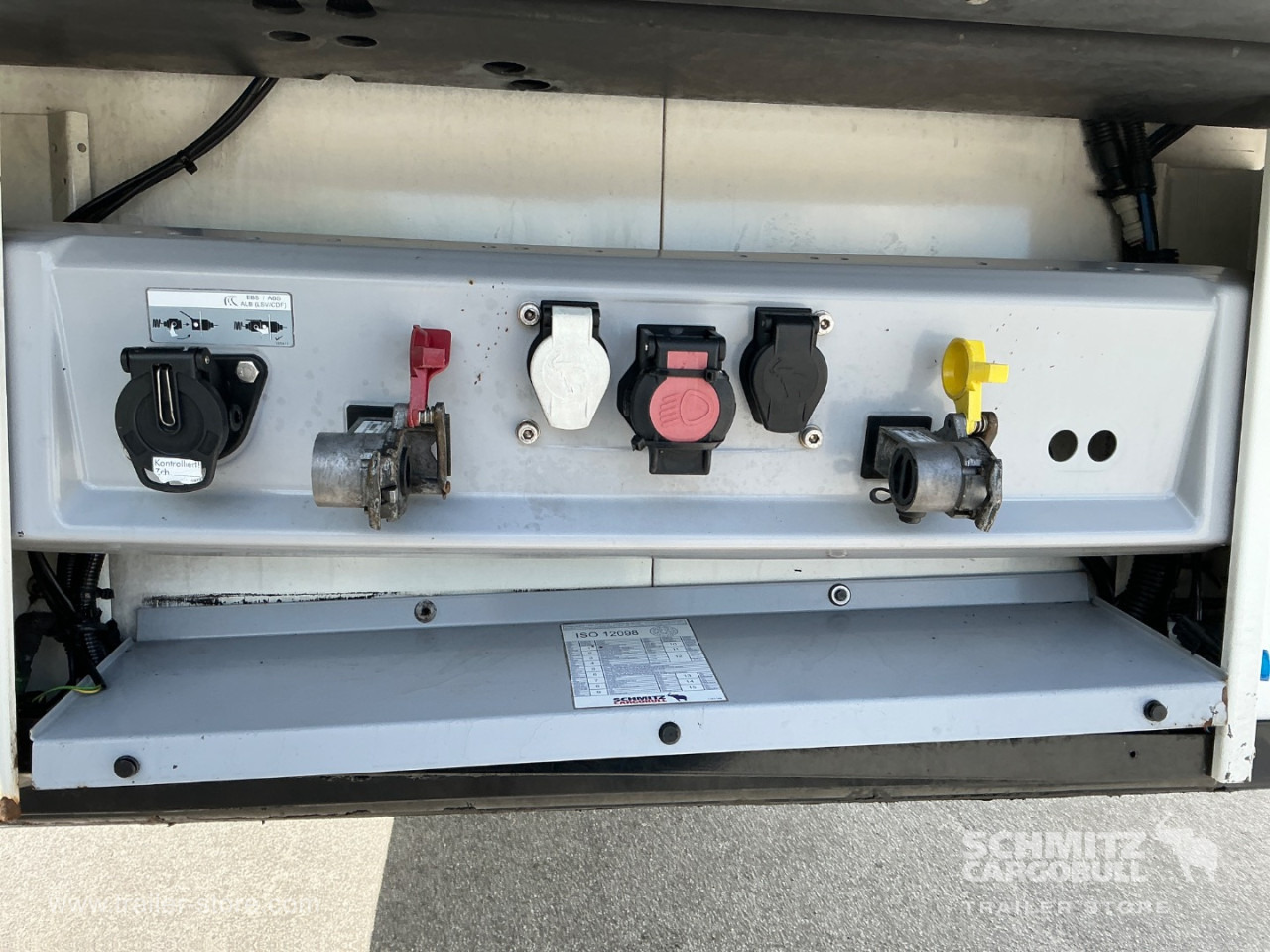 SCHMITZ Reefer Meat hanging system - Επικαθήμενο ισοθερμικό: φωτογραφία 4 SCHMITZ Reefer Meat hanging system - Επικαθήμενο ισοθερμικό: φωτογραφία 4