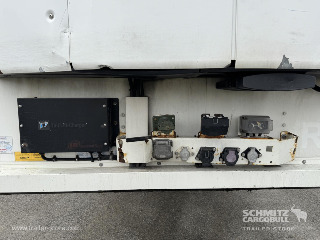 Επικαθήμενο ισοθερμικό SCHMITZ Reefer Standard Taillift: φωτογραφία 9 Επικαθήμενο ισοθερμικό SCHMITZ Reefer Standard Taillift: φωτογραφία 9