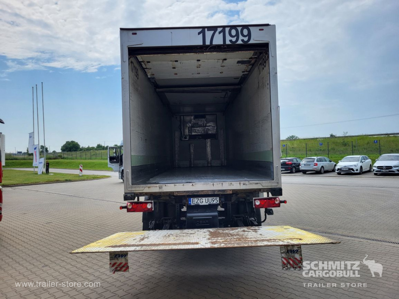 SCHMITZ Insulated/refrigerated box Taillift - Επικαθήμενο ψυγείο: φωτογραφία 2 SCHMITZ Insulated/refrigerated box Taillift - Επικαθήμενο ψυγείο: φωτογραφία 2