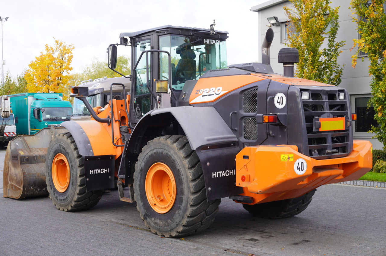 HITACHI ZW220 articulated loader / 2 buckets - Ελαστιχοφόρος φορτωτής: φωτογραφία 4 HITACHI ZW220 articulated loader / 2 buckets - Ελαστιχοφόρος φορτωτής: φωτογραφία 4