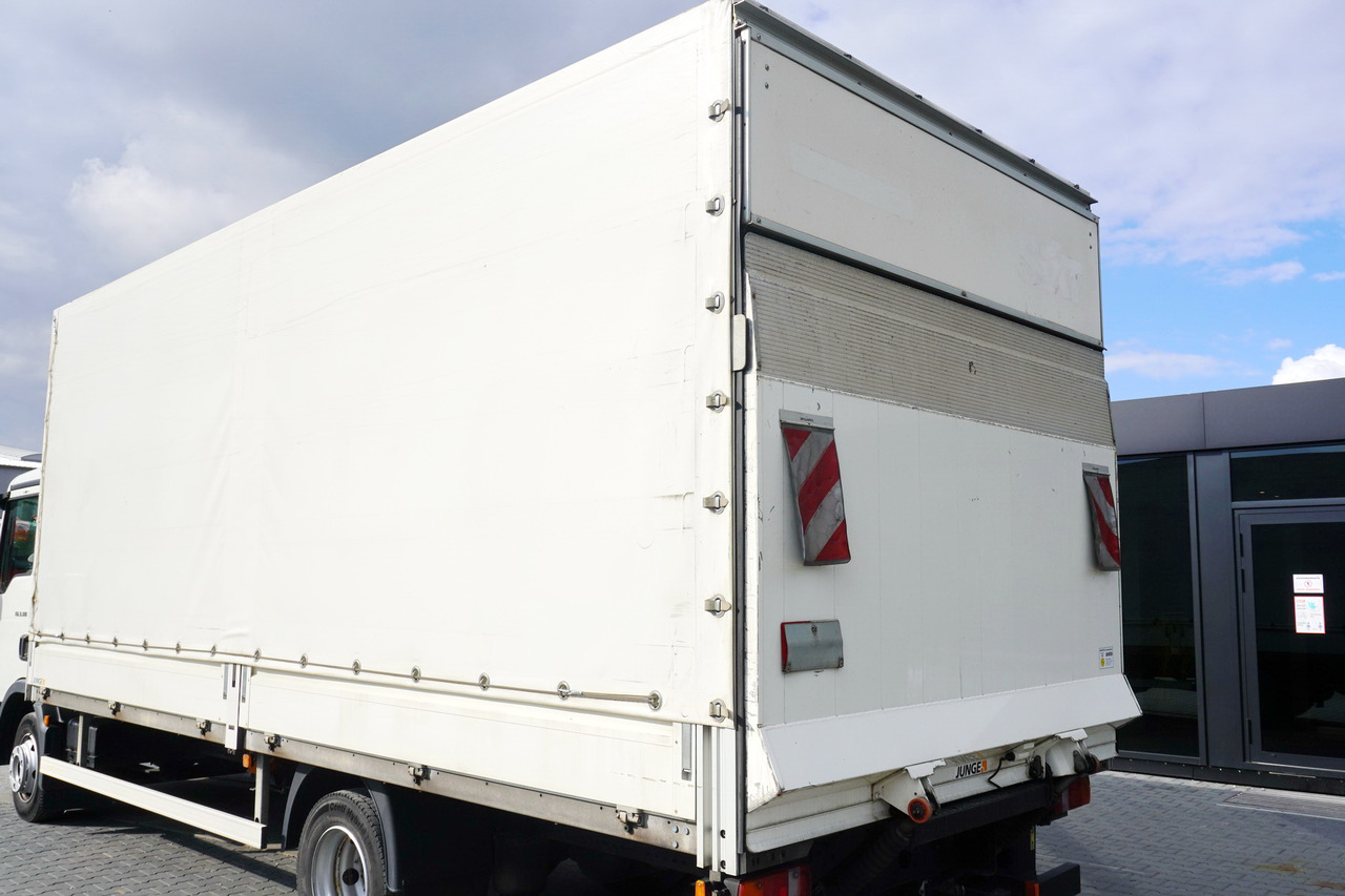 JUNGE Tarpaulin body + lift Dhollandia 1000 kg - Αμάξωμα με συρρόμενο μουσαμά: φωτογραφία 4 JUNGE Tarpaulin body + lift Dhollandia 1000 kg - Αμάξωμα με συρρόμενο μουσαμά: φωτογραφία 4