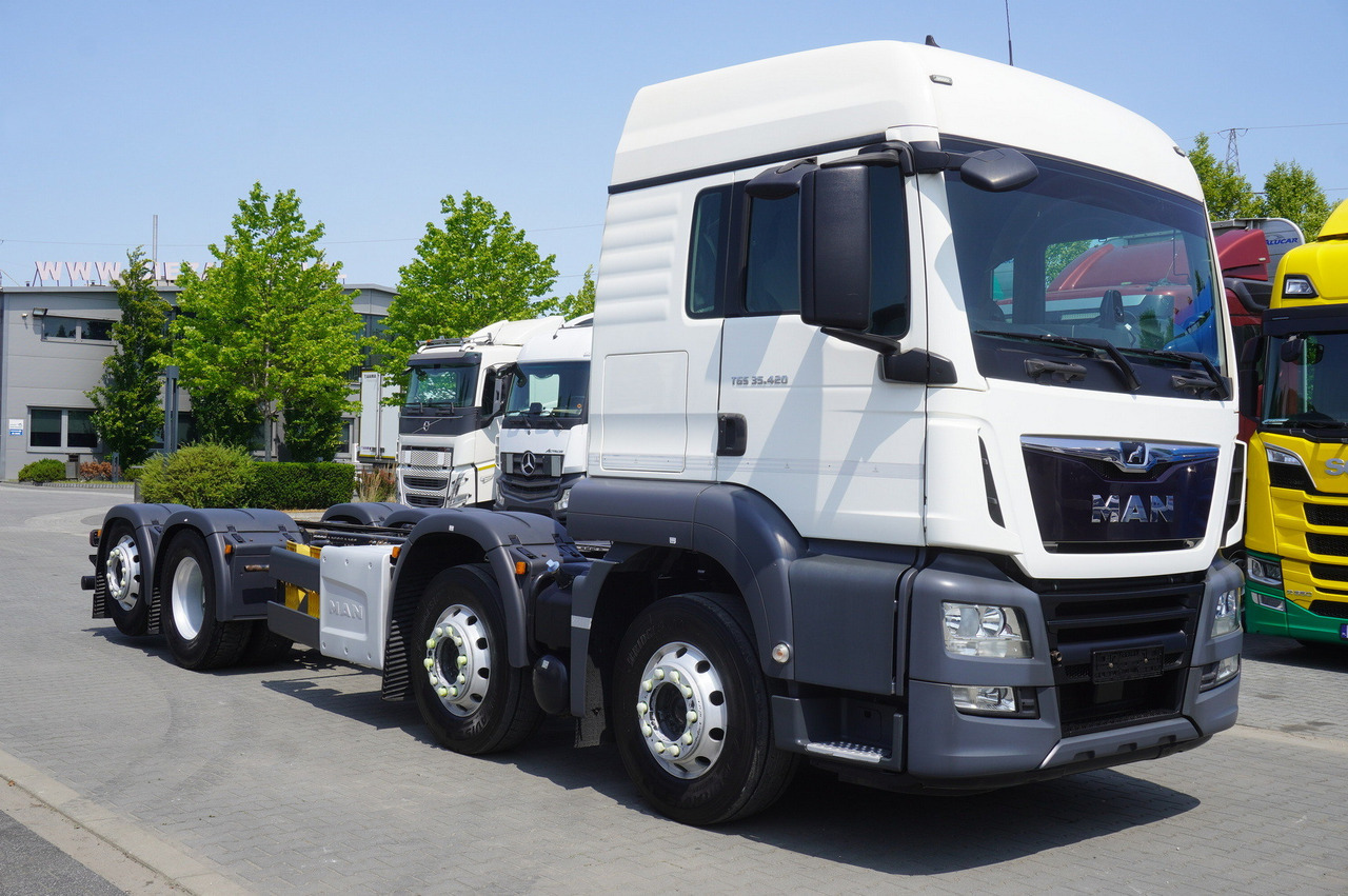 MAN TGS 35.420 8×2 / Chassis 6.4 m / 3 steered axles - Φορτηγό σασί: φωτογραφία 4 MAN TGS 35.420 8×2 / Chassis 6.4 m / 3 steered axles - Φορτηγό σασί: φωτογραφία 4