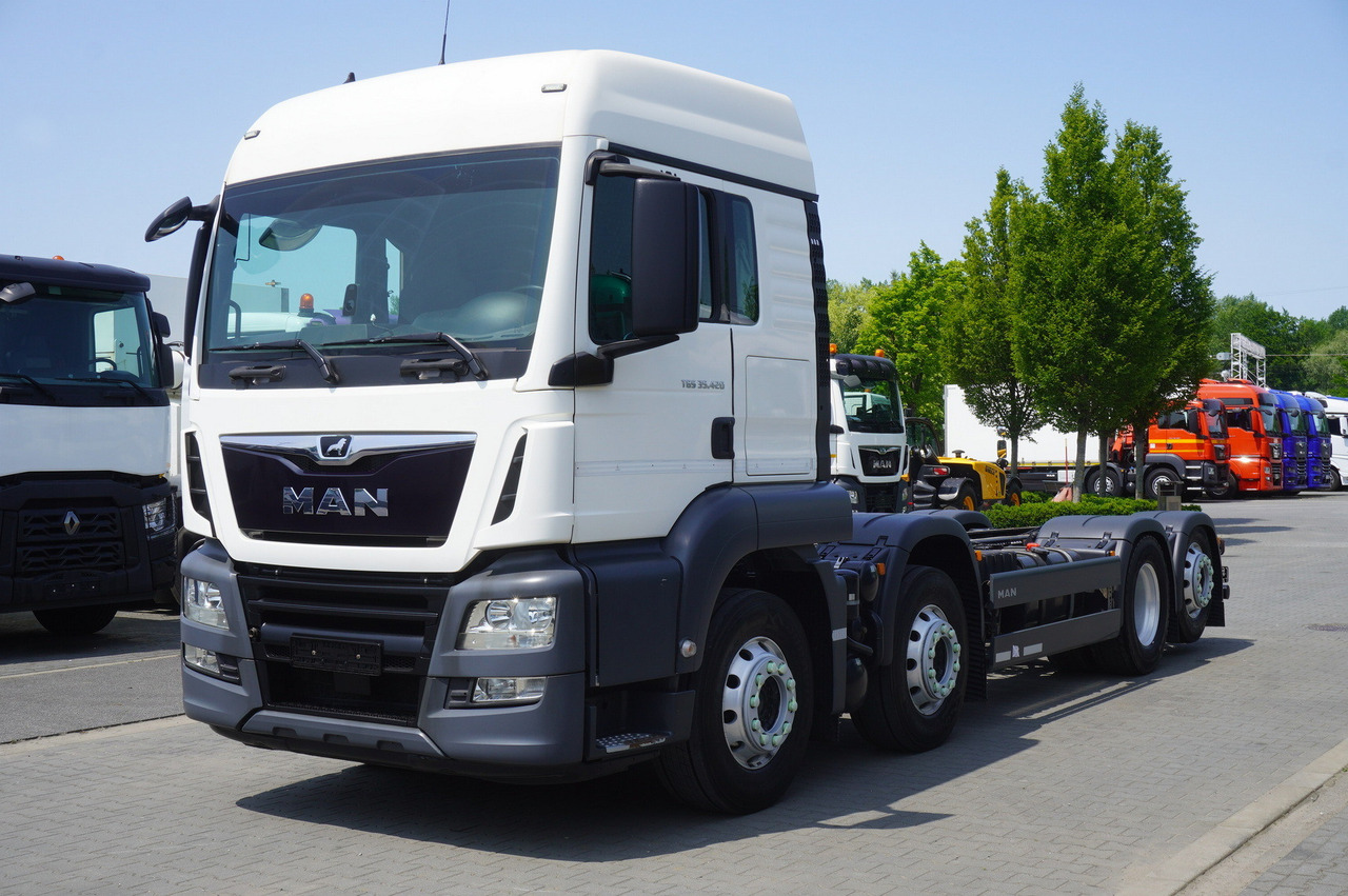 MAN TGS 35.420 8x2 / Chassis 6.4 m / 3 steered axles - Φορτηγό με γερανό: φωτογραφία 2 MAN TGS 35.420 8x2 / Chassis 6.4 m / 3 steered axles - Φορτηγό με γερανό: φωτογραφία 2