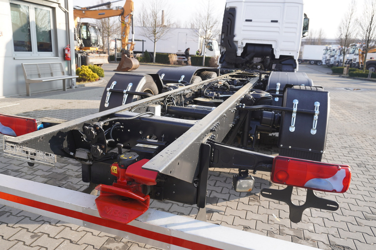 Φορτηγό σασί MAN TGX 35.580 E6 8x4/4 - 8.8m chassis frame: φωτογραφία 14