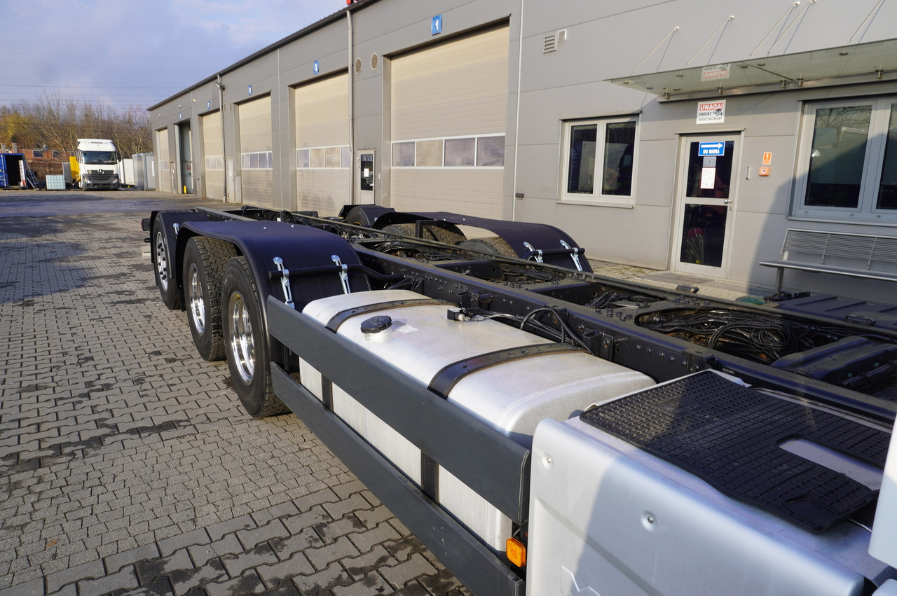 Φορτηγό σασί MAN TGX 35.580 E6 8x4/4 - 8.8m chassis frame: φωτογραφία 20