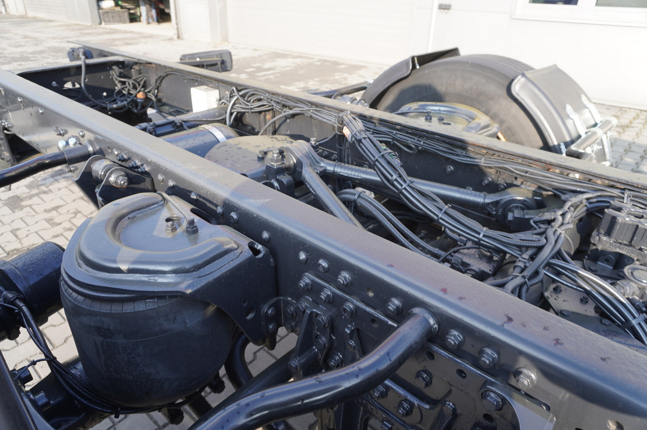 Φορτηγό σασί MAN TGX 35.580 E6 8x4/4 - 8.8m chassis frame: φωτογραφία 17