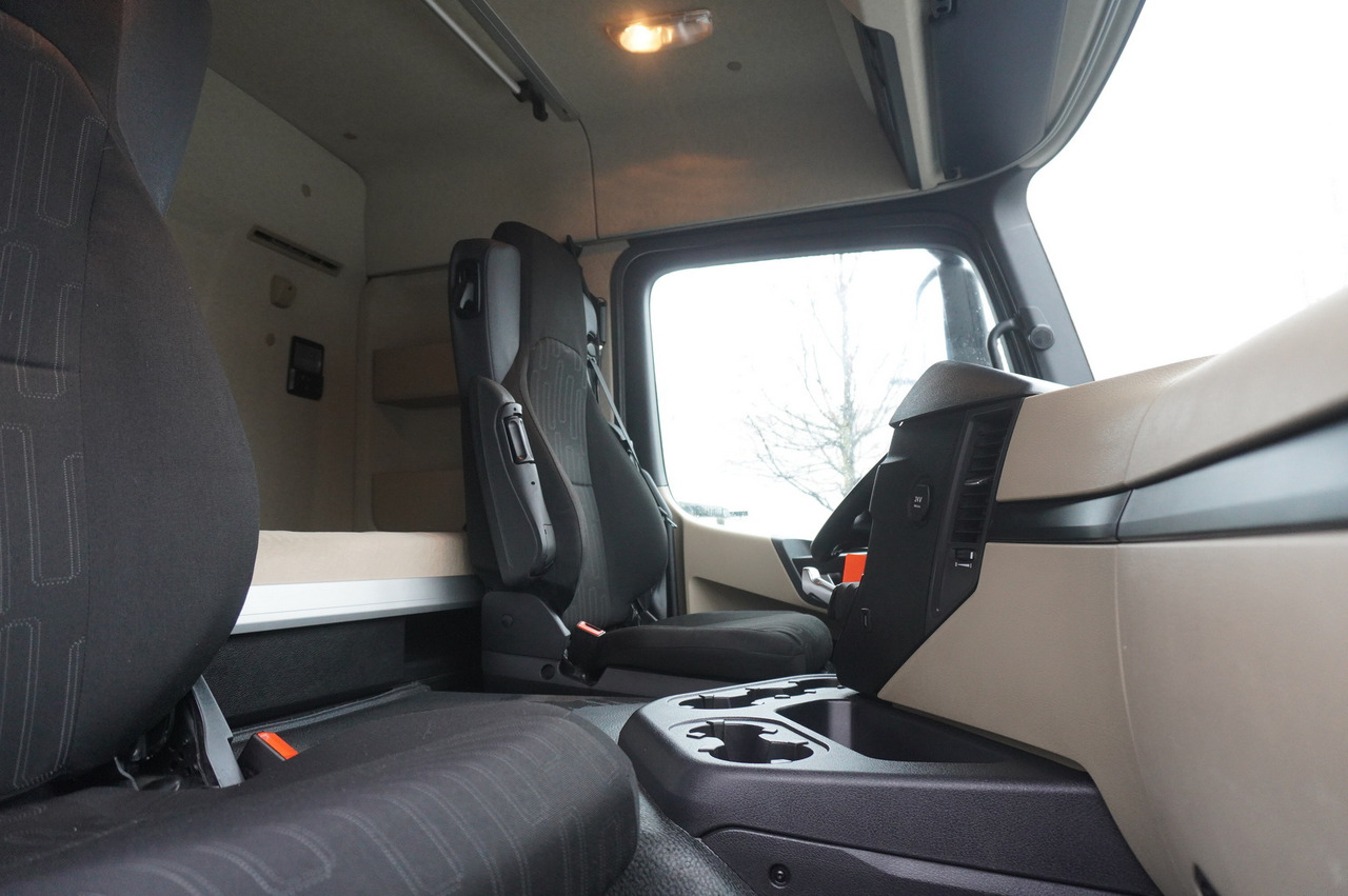 Φορτηγό σασί MERCEDES-BENZ Actros 1824 / 9.1 m chassis / sleeping cabin: φωτογραφία 27
