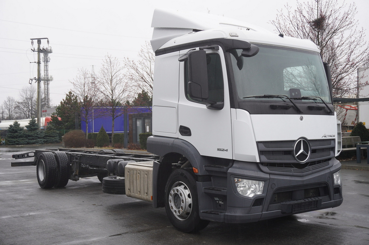 Φορτηγό σασί MERCEDES-BENZ Actros 1824 / 9.1 m chassis / sleeping cabin: φωτογραφία 6
